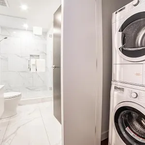 Award-winning One-bedroom At Telus Sky Apartment YYC