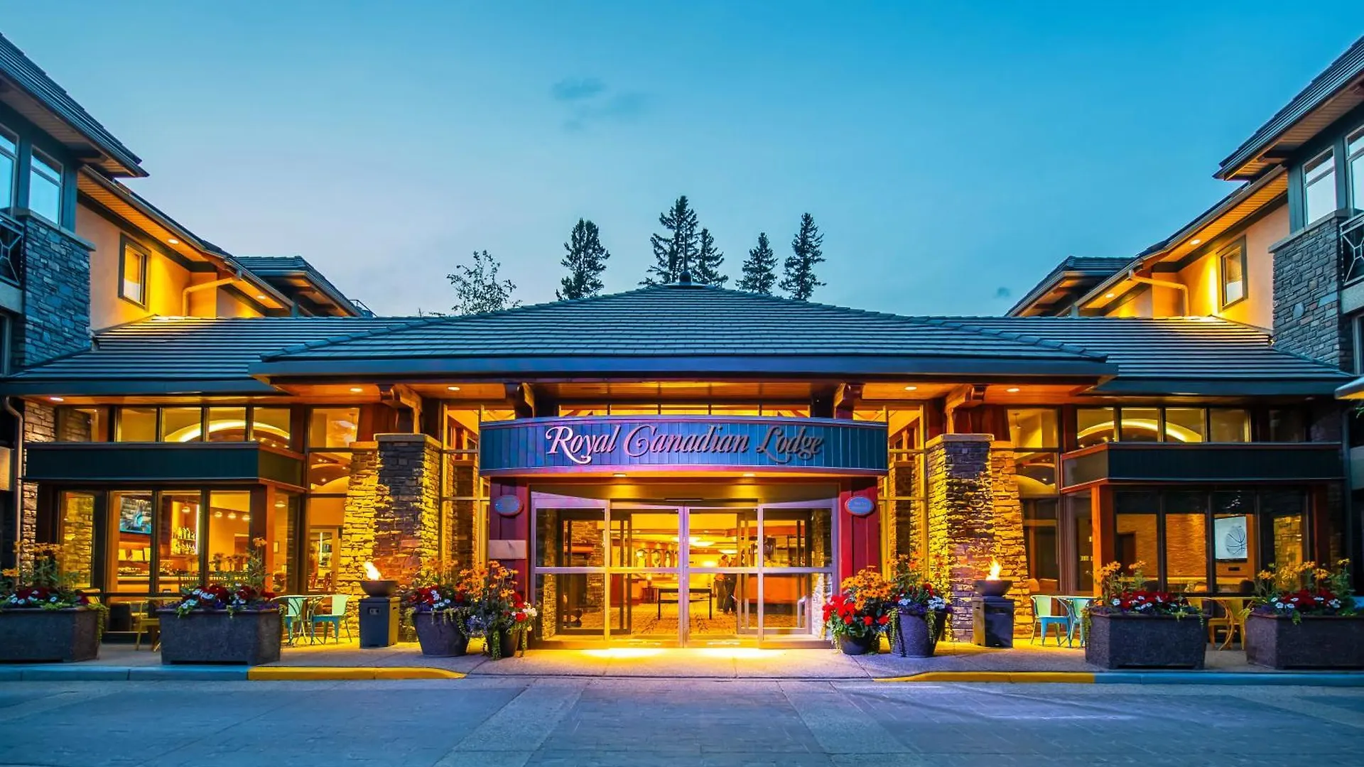 Royal Canadian Lodge Banff Hotel